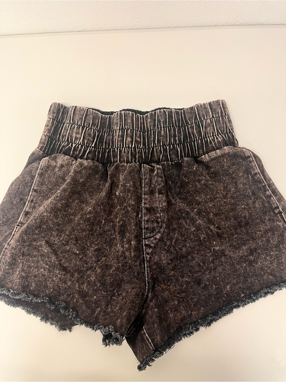 vestique Acid Wash Denim Shorts Frayed Hem